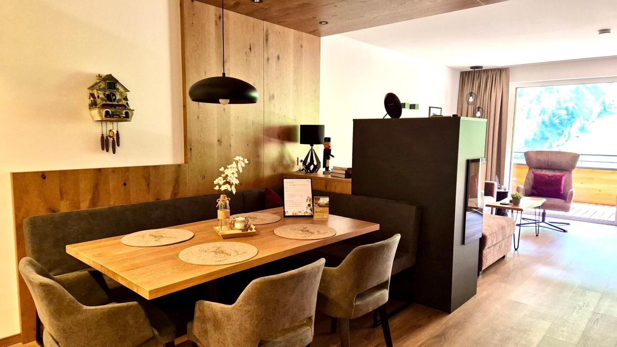 Apartment Alpenstolz Haus 2 - Stilvoll Urlauben In Den Bergen Damuels